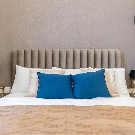 Daire Deluxe Retreat - Free Parking